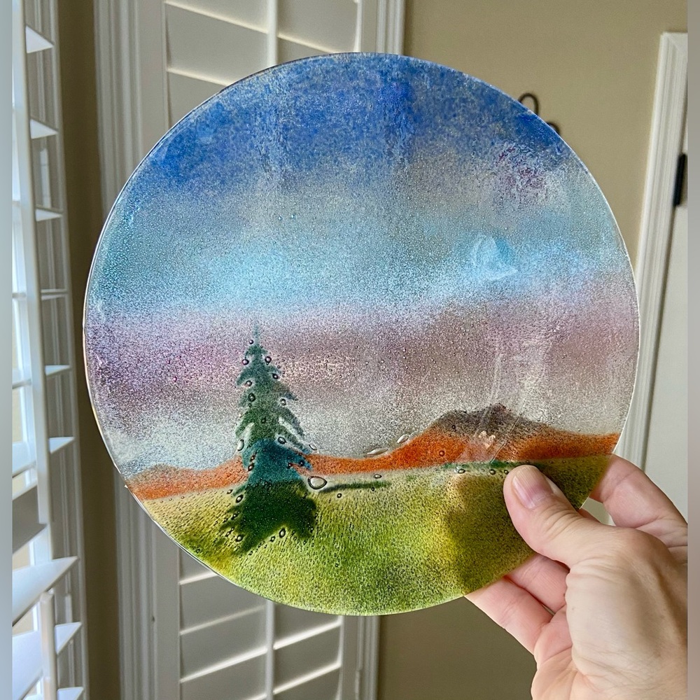 🔵 BEAUTIFUL FUSED ART GLASS PLATE MOUNTAIN SCENE 🔵
